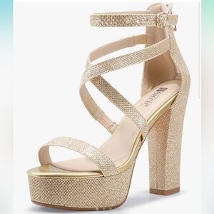 NWOT! IDIFU Chunky Gold Platform Sandals Open Toe Ankle Strap - 7